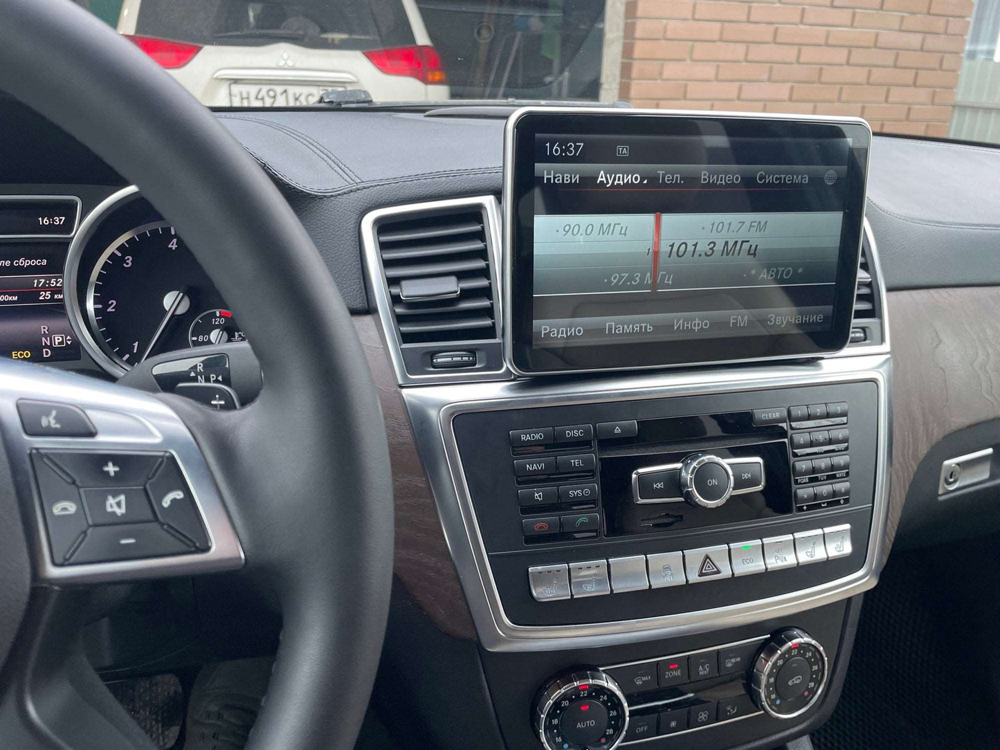 Mercedes-Benz M-Class | 2011-2015 | Android Screen