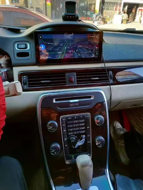 Volvo S80 V70 XC70 | 2011-2017 | OEM Style Android Screen